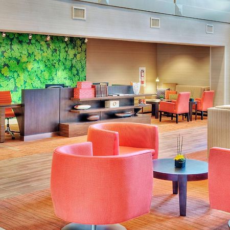 Courtyard By Marriott Erie Ambassador Conference Center Hotel Exterior foto